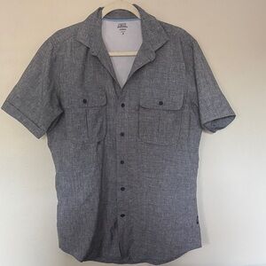 Izod Men's Short Sleeve Button Down Shirt